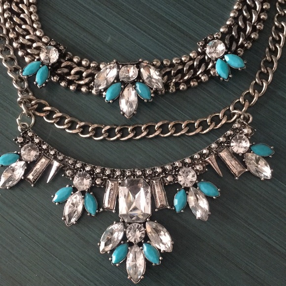 Bebe Costume Bib necklace - Picture 2 of 3